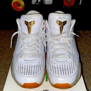 Kobe 10 Mid EXT “White Gum”